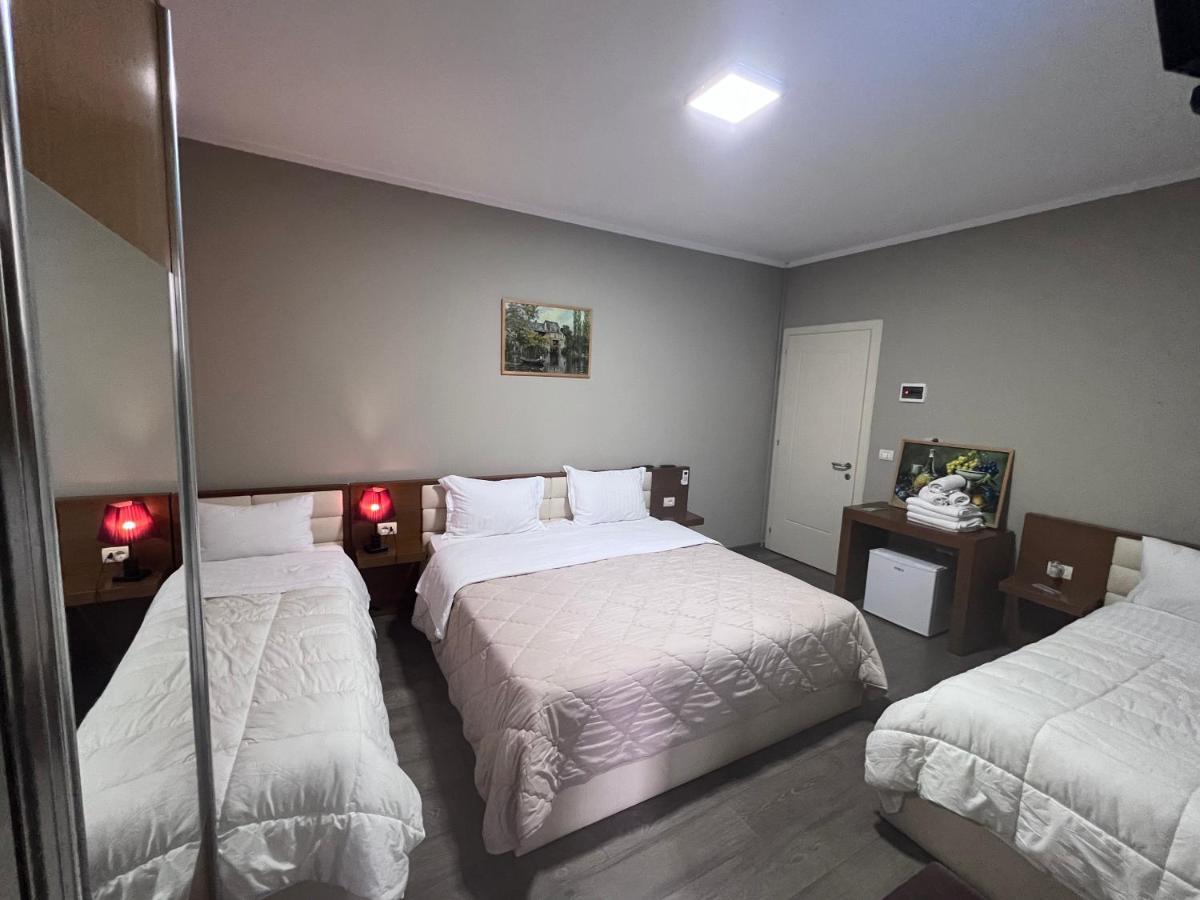 Bobi Hotel Шкодер Екстер'єр фото