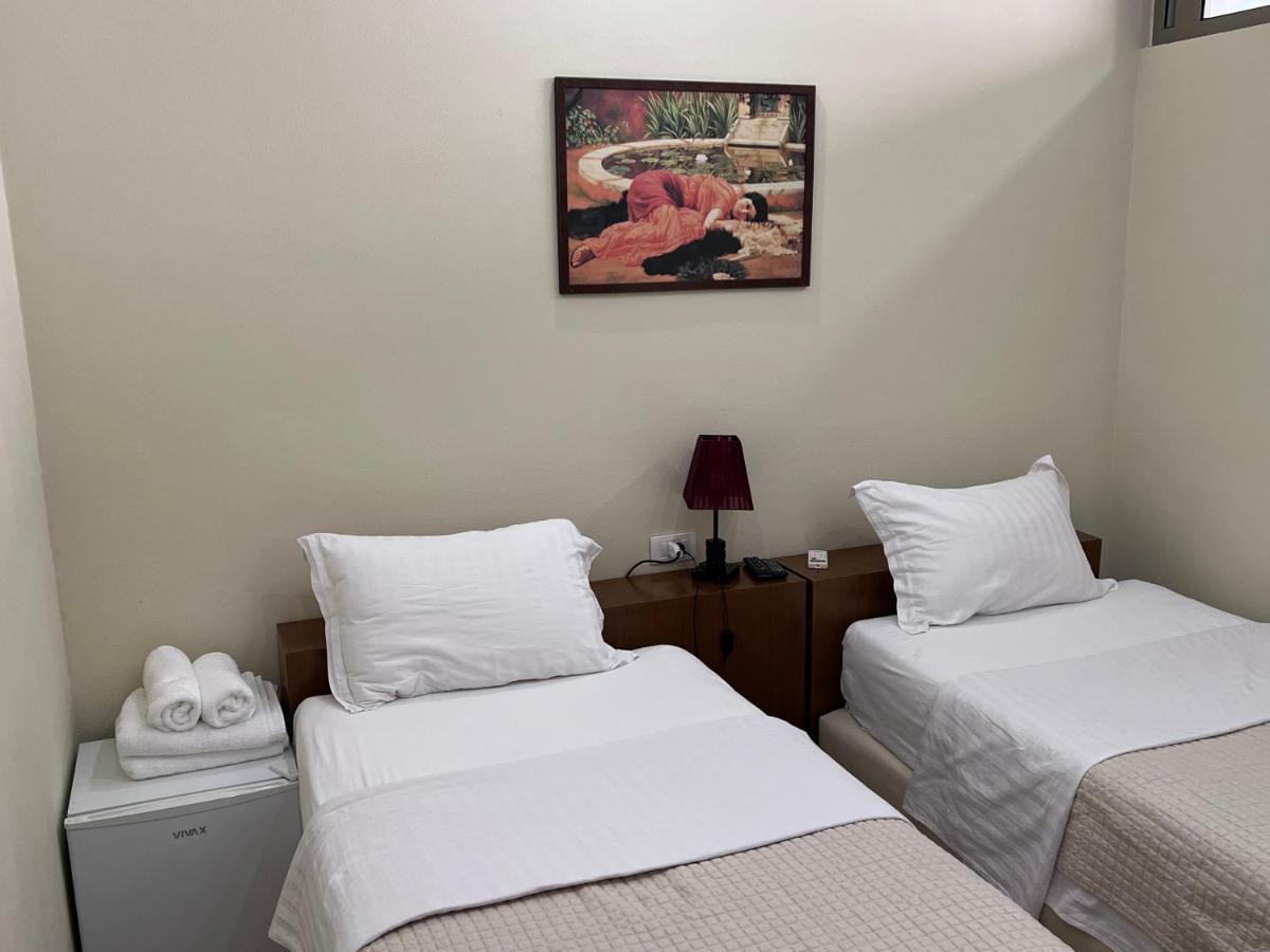 Bobi Hotel Шкодер Екстер'єр фото