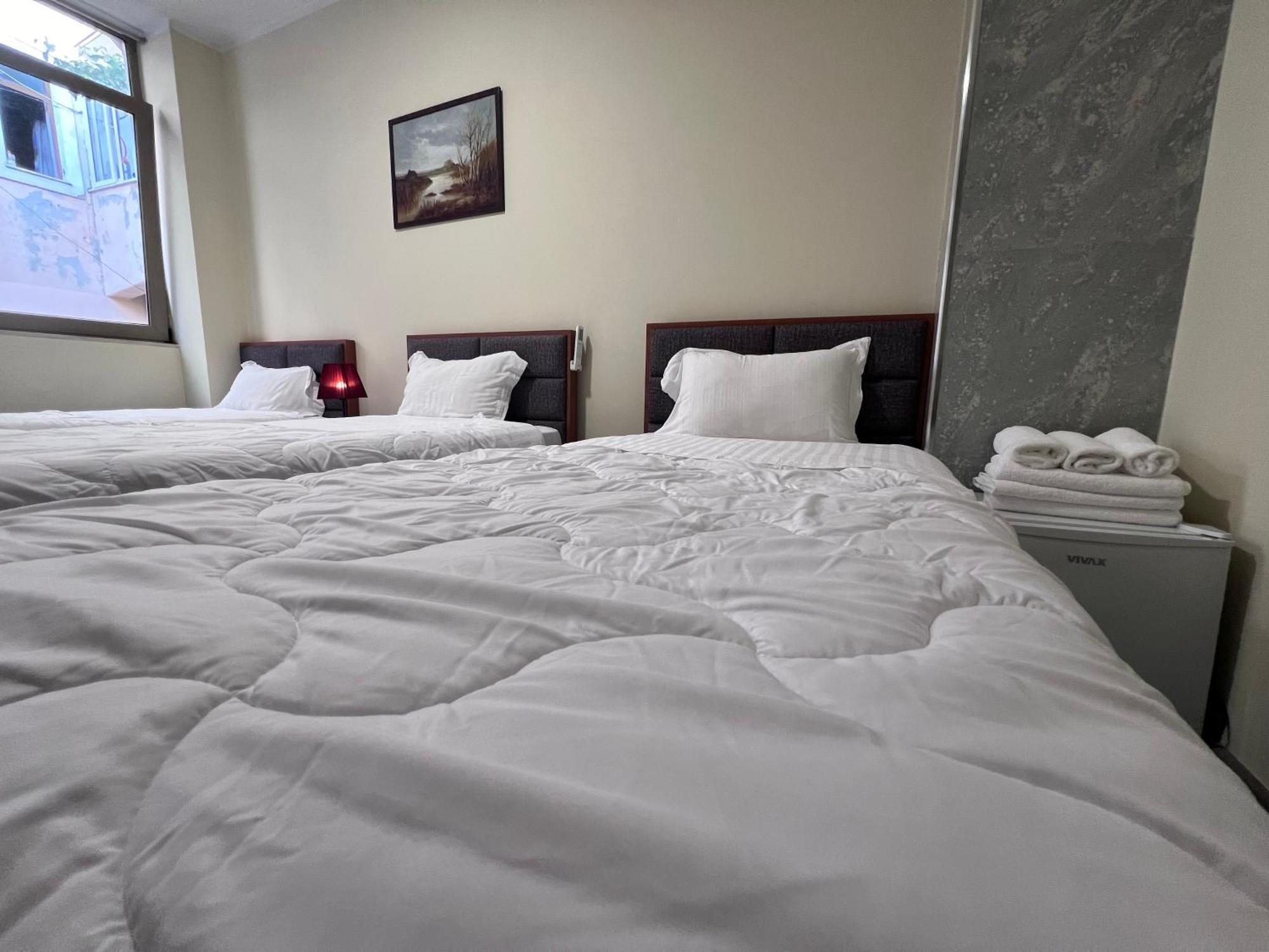Bobi Hotel Шкодер Екстер'єр фото