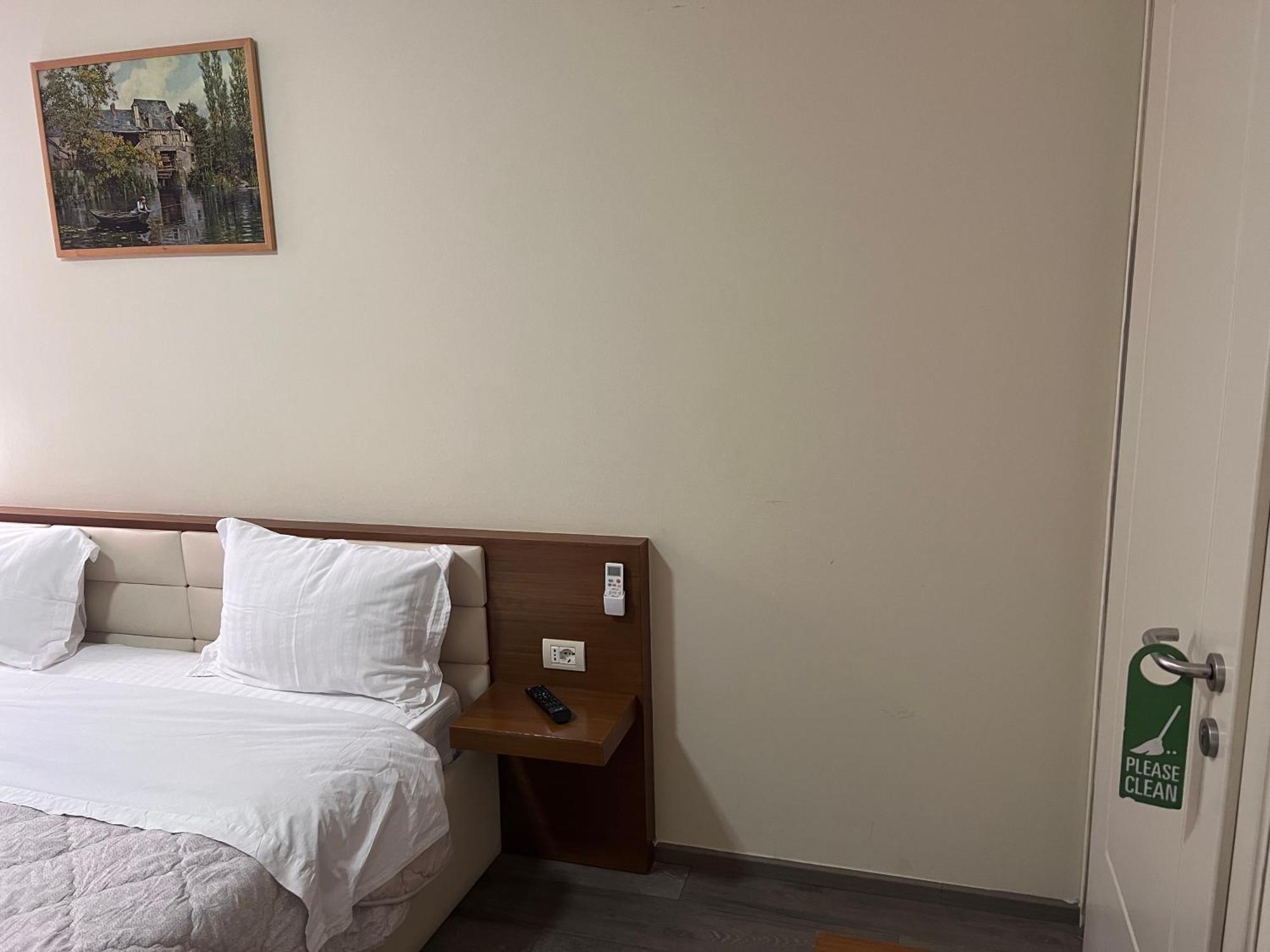 Bobi Hotel Шкодер Екстер'єр фото