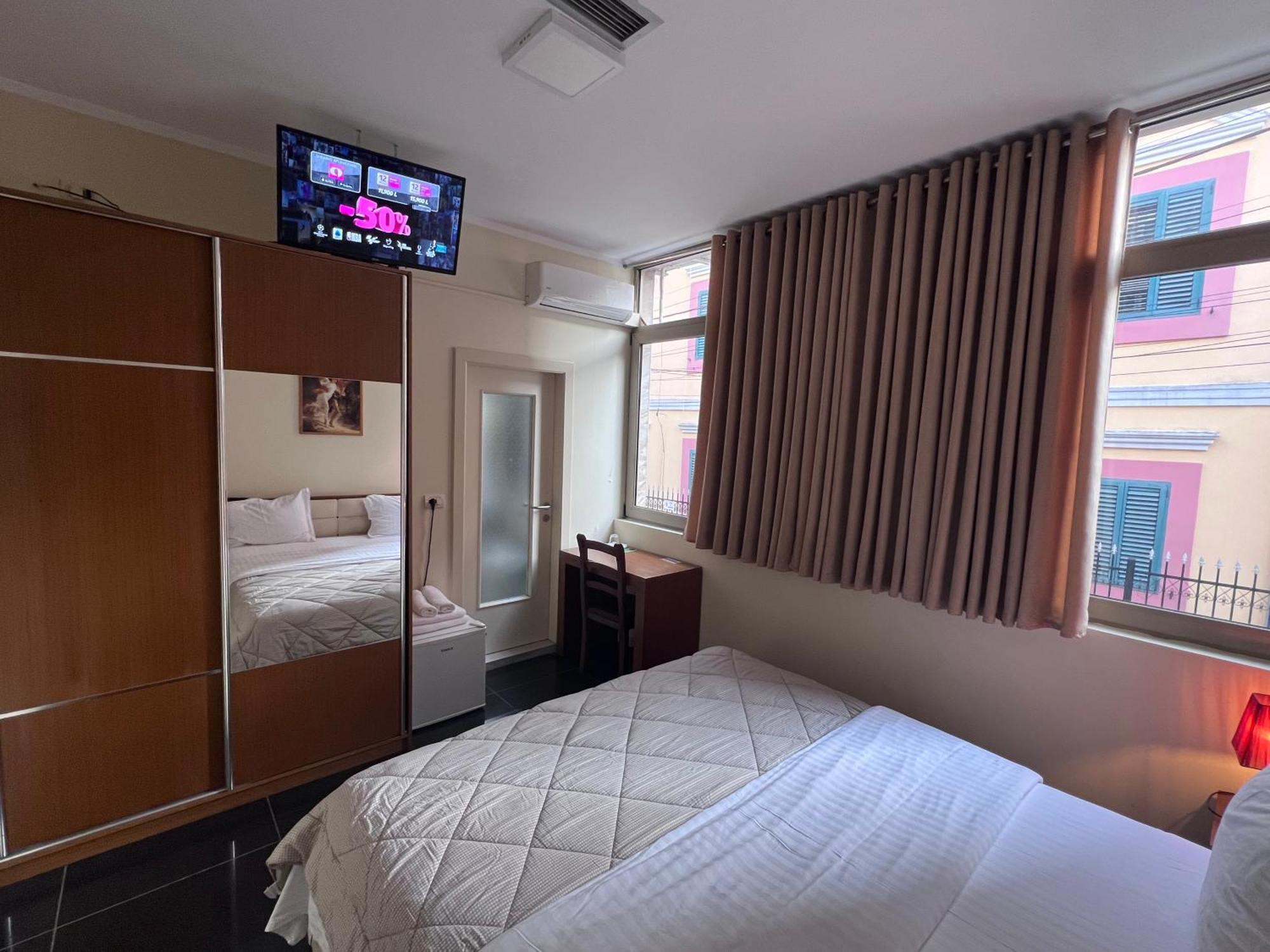 Bobi Hotel Шкодер Екстер'єр фото