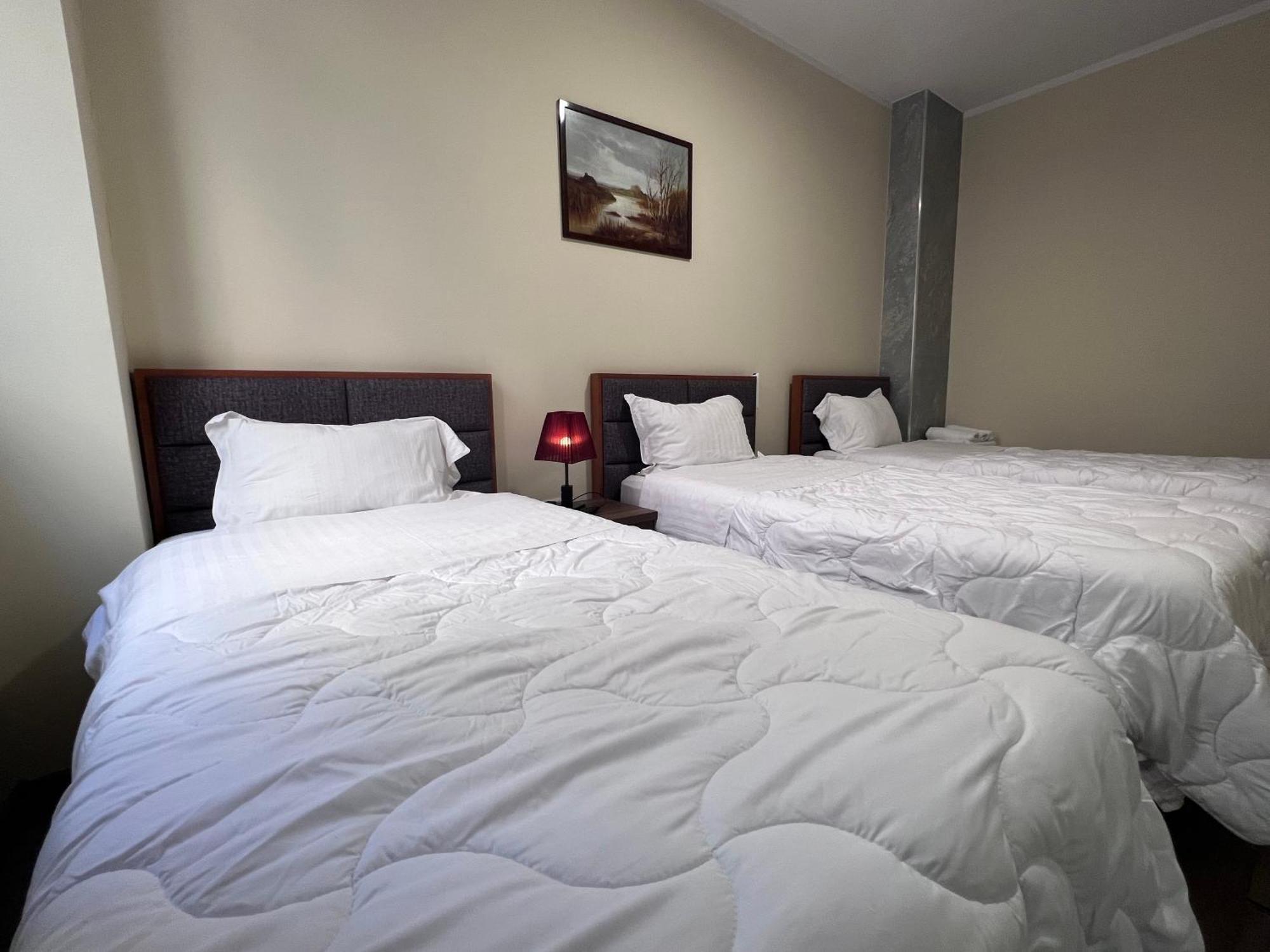 Bobi Hotel Шкодер Екстер'єр фото