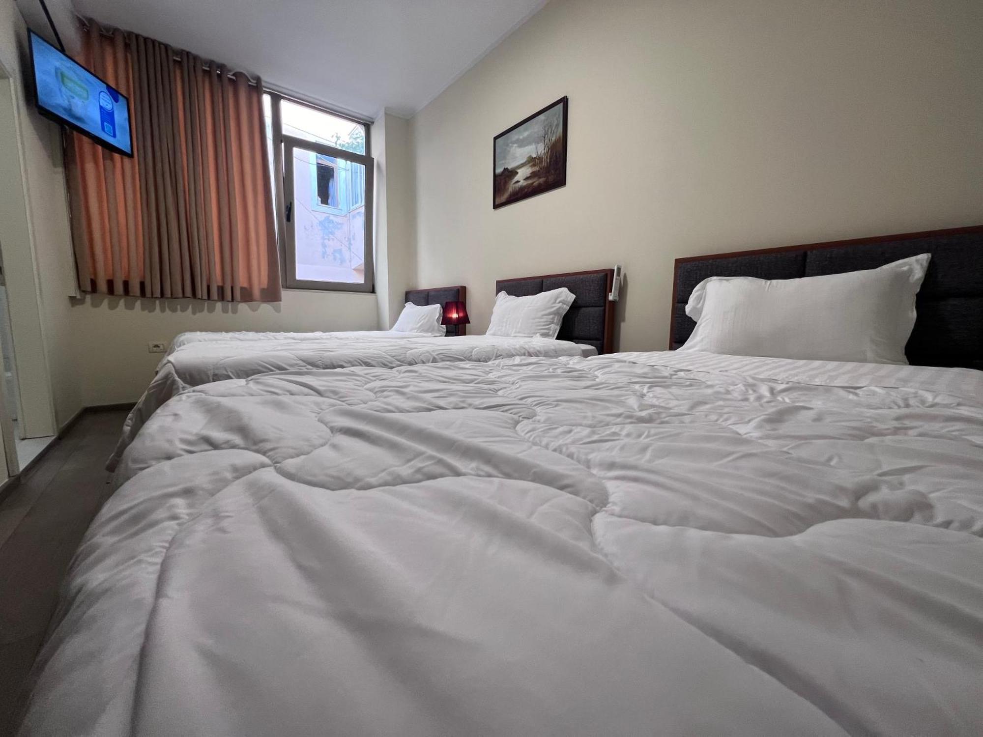 Bobi Hotel Шкодер Екстер'єр фото