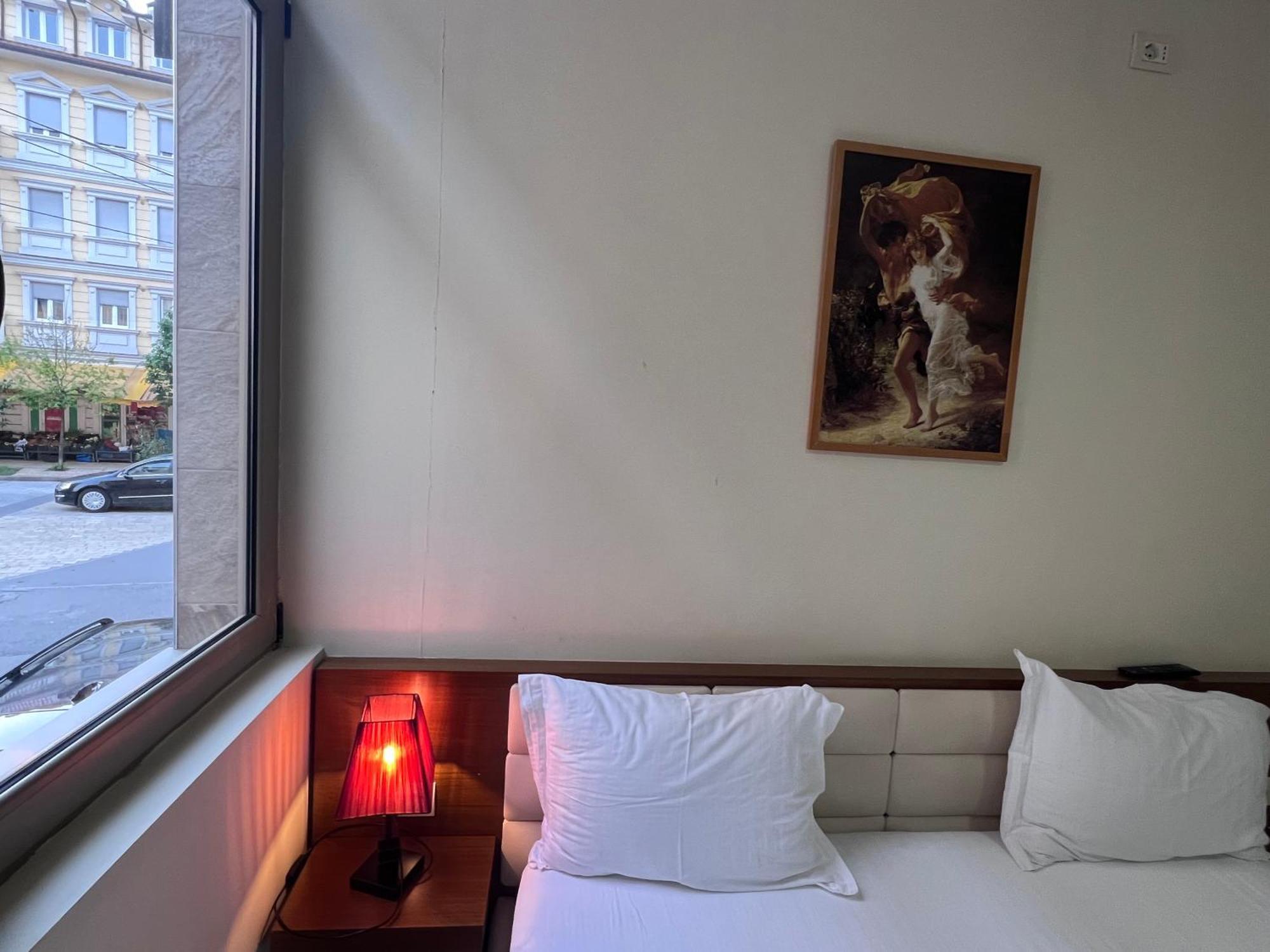 Bobi Hotel Шкодер Екстер'єр фото