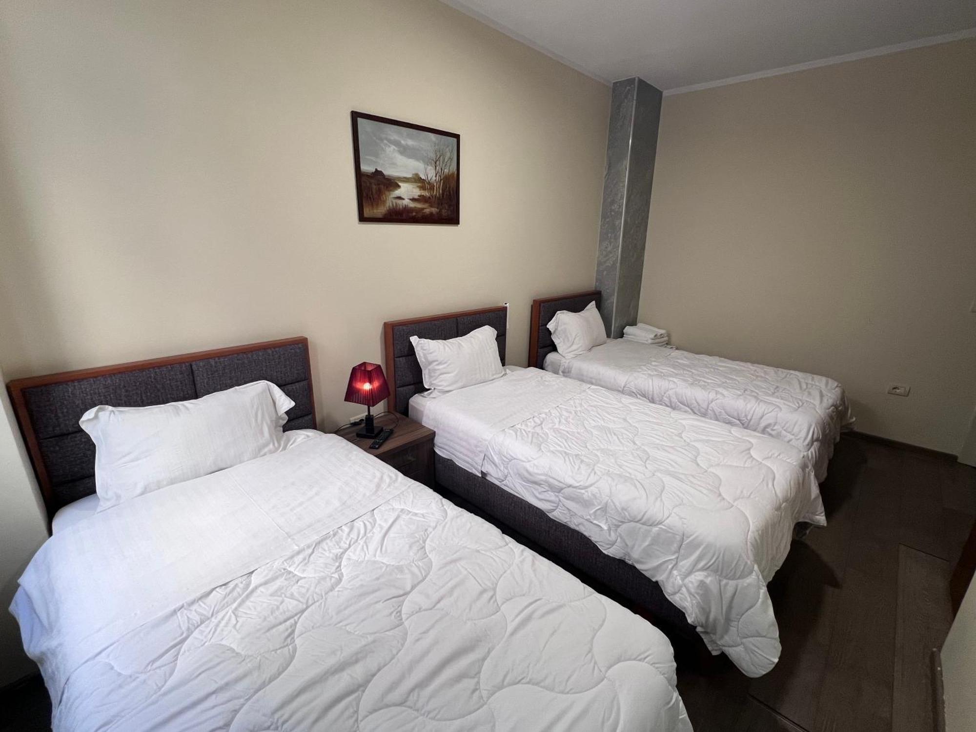 Bobi Hotel Шкодер Екстер'єр фото
