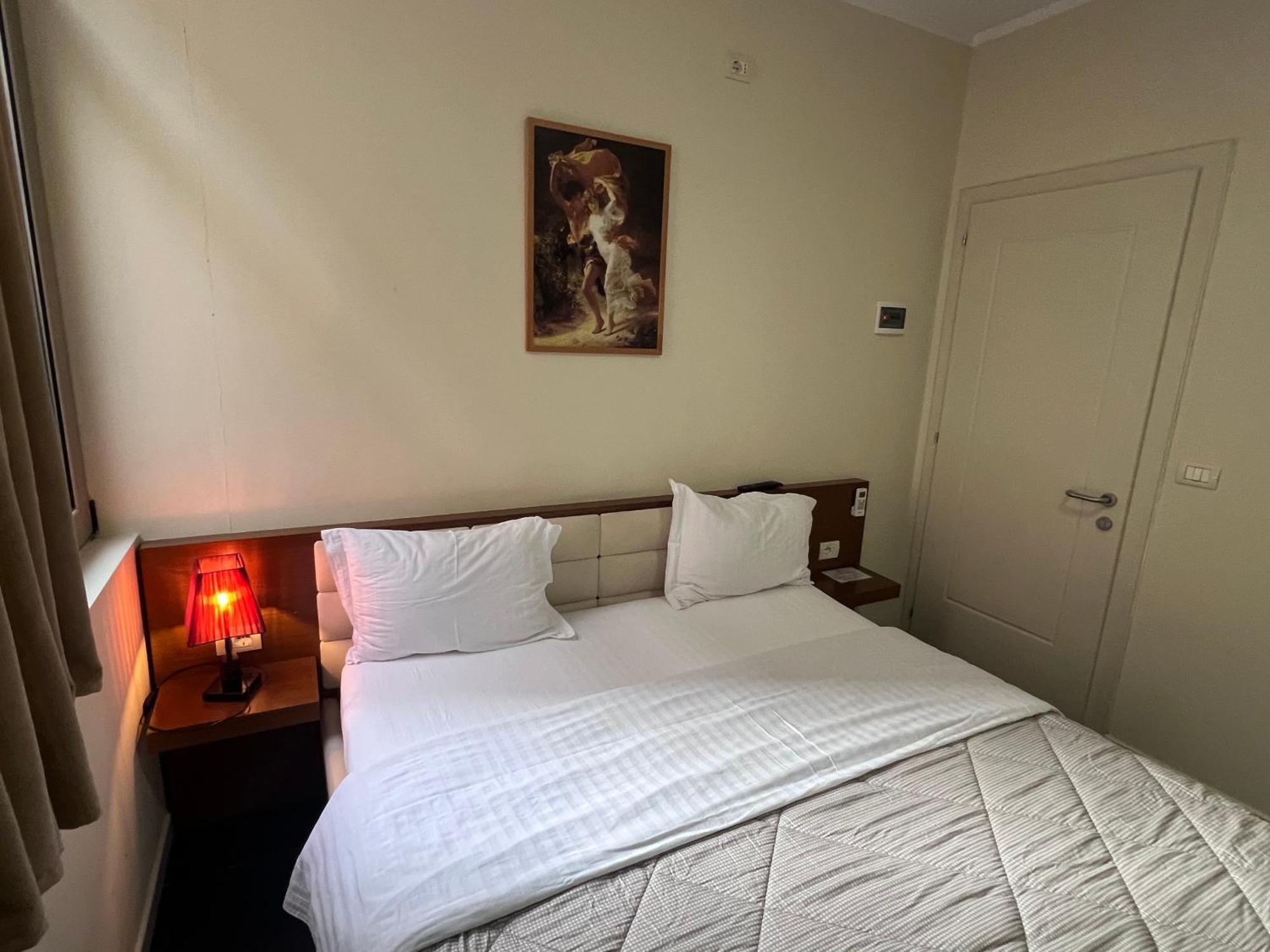 Bobi Hotel Шкодер Екстер'єр фото