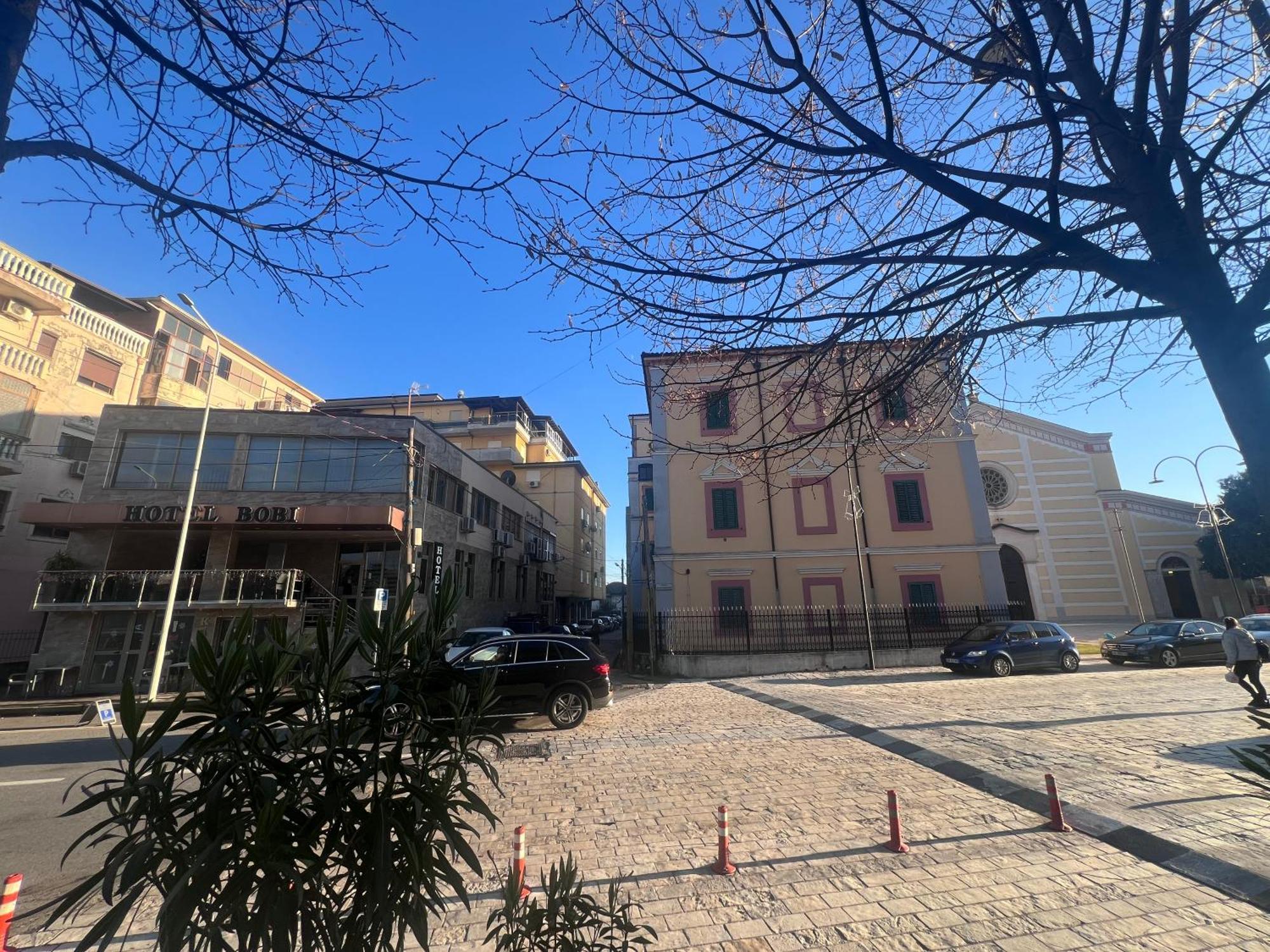 Bobi Hotel Шкодер Екстер'єр фото